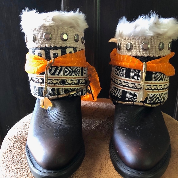 CUSTOM UPCYCLED WOMEN'S CHOCOLATE LEATHER BOOTS - Picture 2 of 6